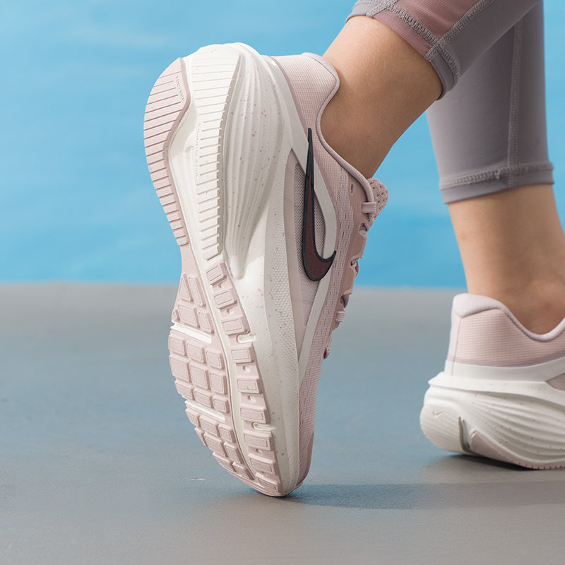 Damskie buty Nike, oryginalne, – Lightweight Road Running Shoes recenzja i cena